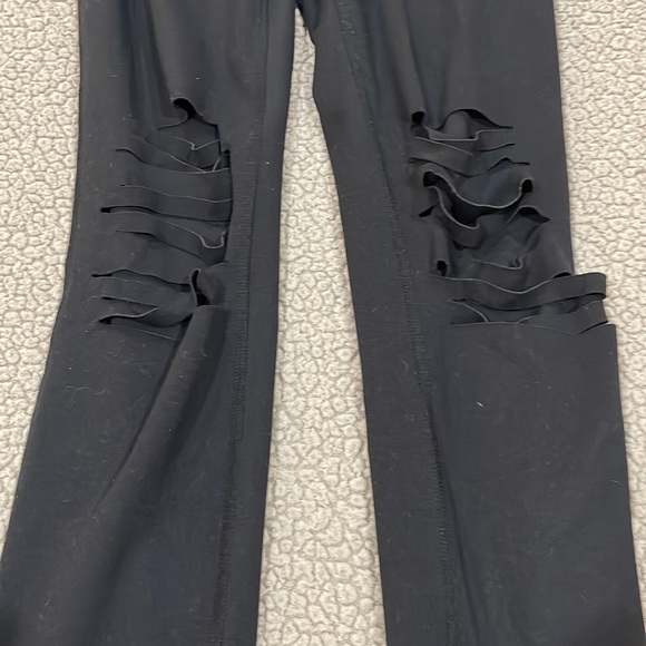 Mono B Distressed Knee Leggings - Picture 6 of 6